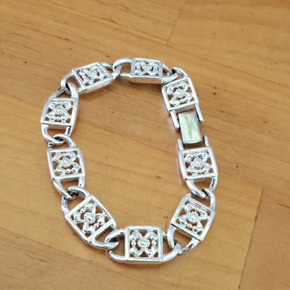 Vintage NAPIER Silver Tone Openwork Floral Square Link Bracelet 21g
